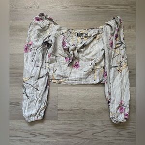 Hi there! Welcome to my closet:)